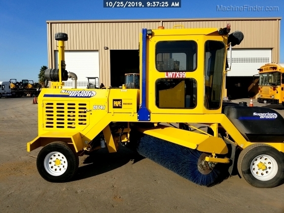2017 Superior Broom DT74J