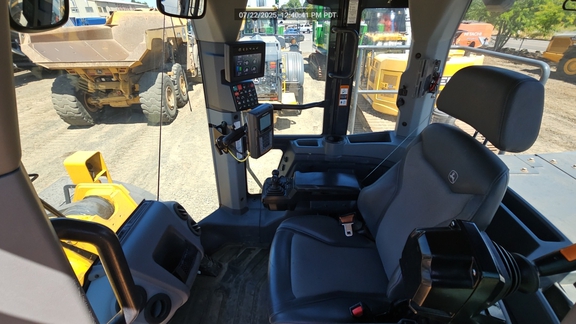 2020 John Deere 844L