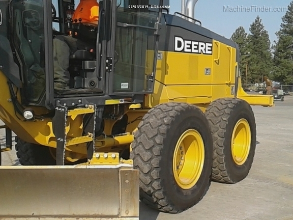2017 John Deere 772GP
