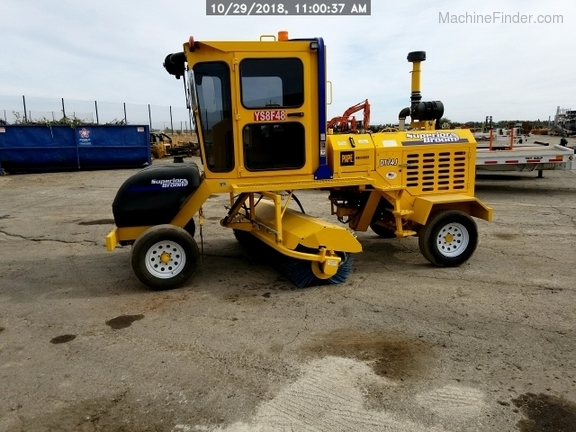 2017 Superior Broom DT74J