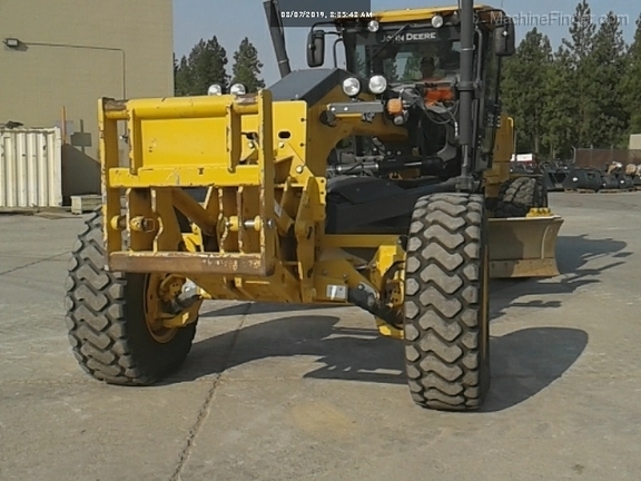 2017 John Deere 772GP