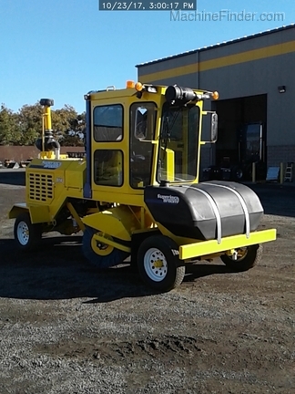 2017 Superior Broom DT74J