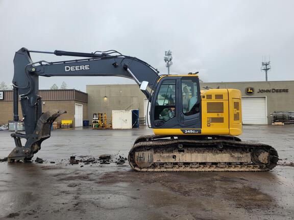 2022 John Deere 245G