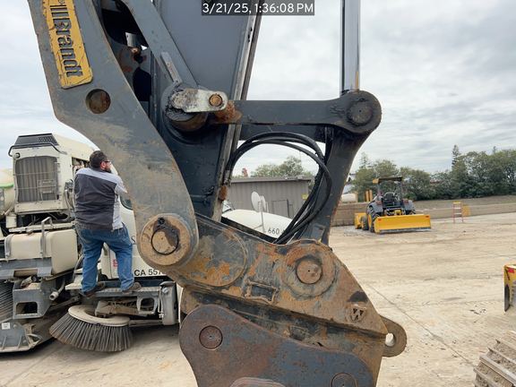 2022 John Deere 245G