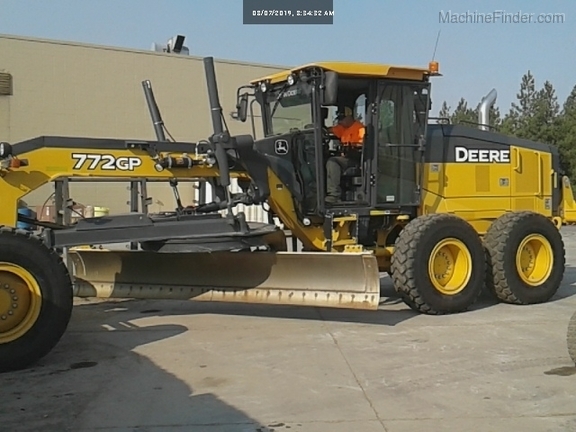 2017 John Deere 772GP