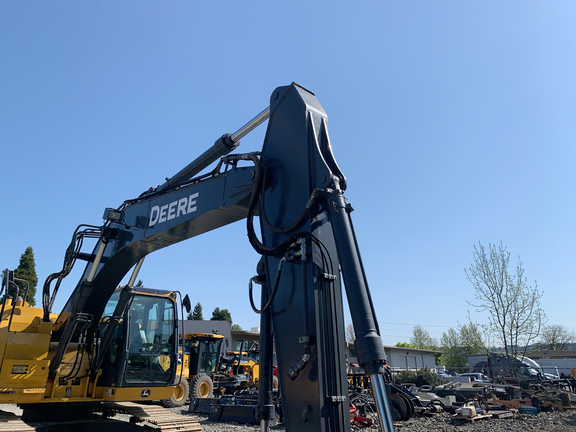 2020 John Deere 245GLC