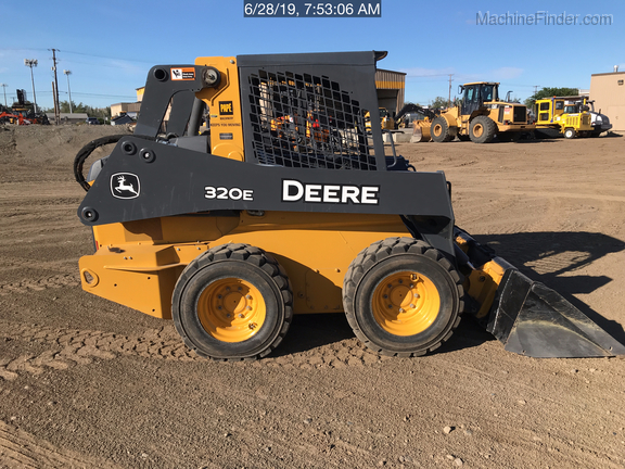 2018 John Deere 320E