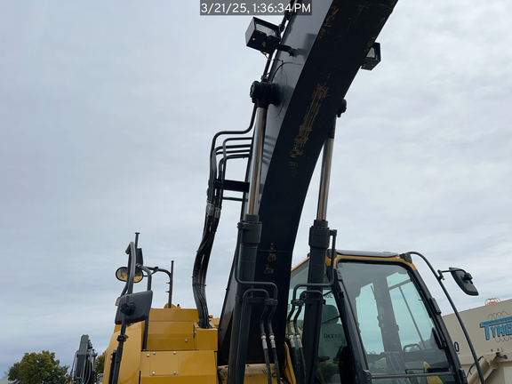2022 John Deere 245G