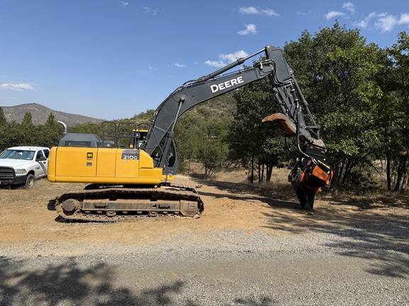 2019 John Deere 210GLC