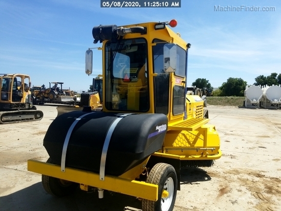 2017 Superior Broom DT74J