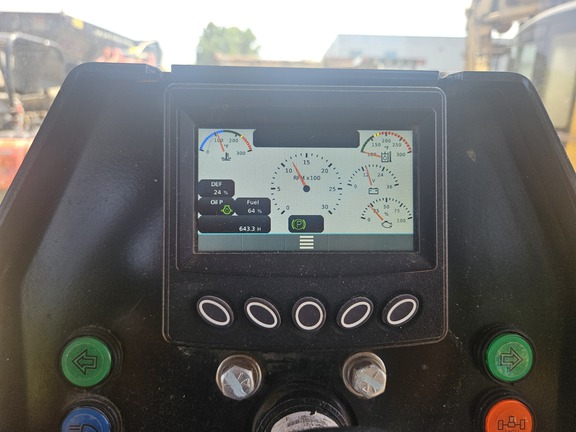 2021 Leeboy G700B