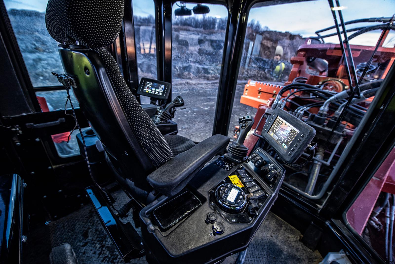 New Ditch Witch HT275 Track Trencher at Papé DitchWitch West