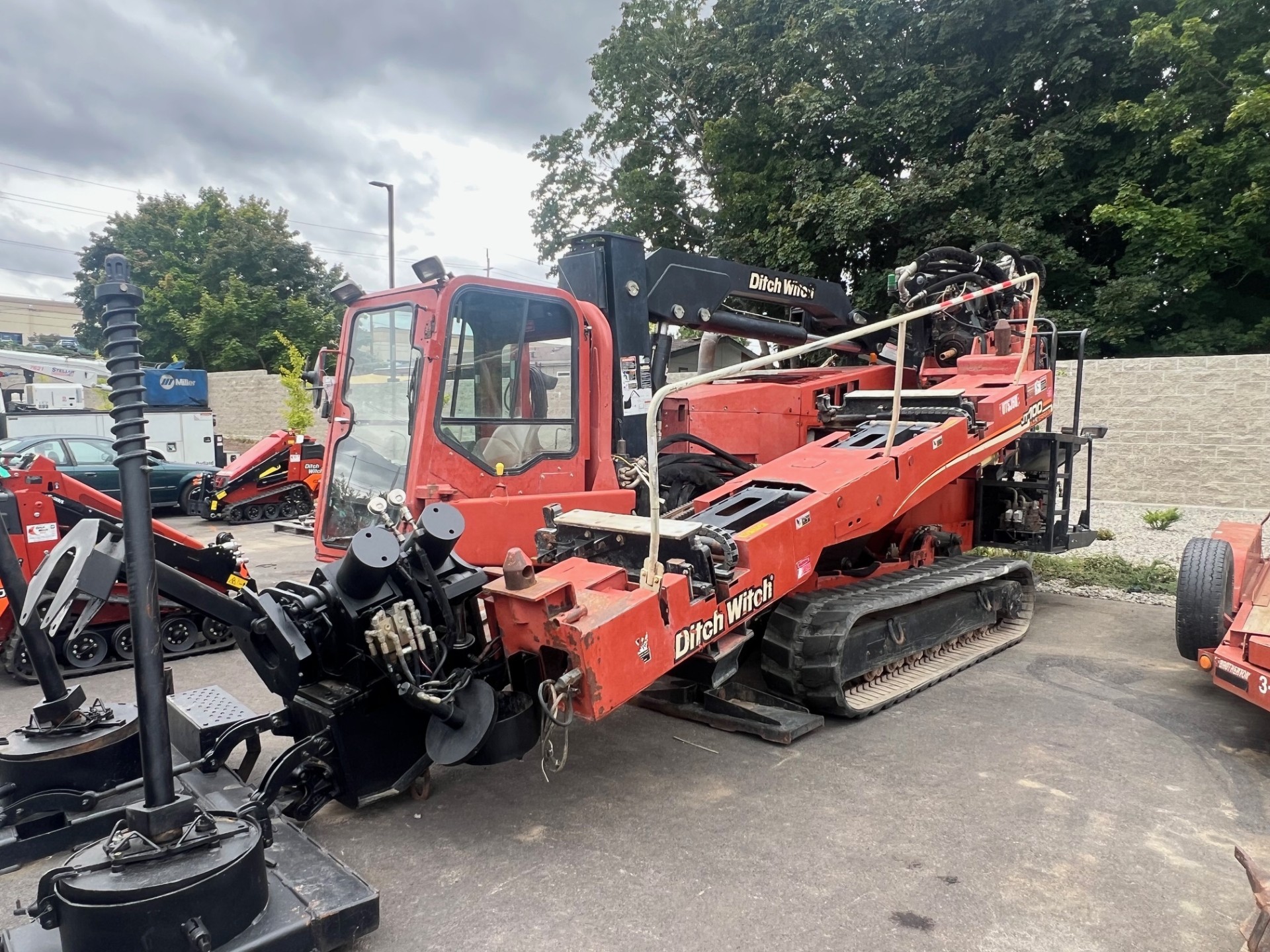 2011 Ditch Witch AT100