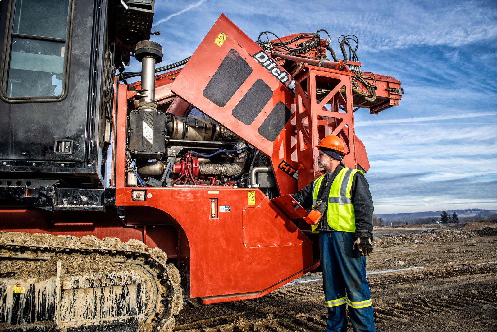 New Ditch Witch HT275 Track Trencher at Papé DitchWitch West