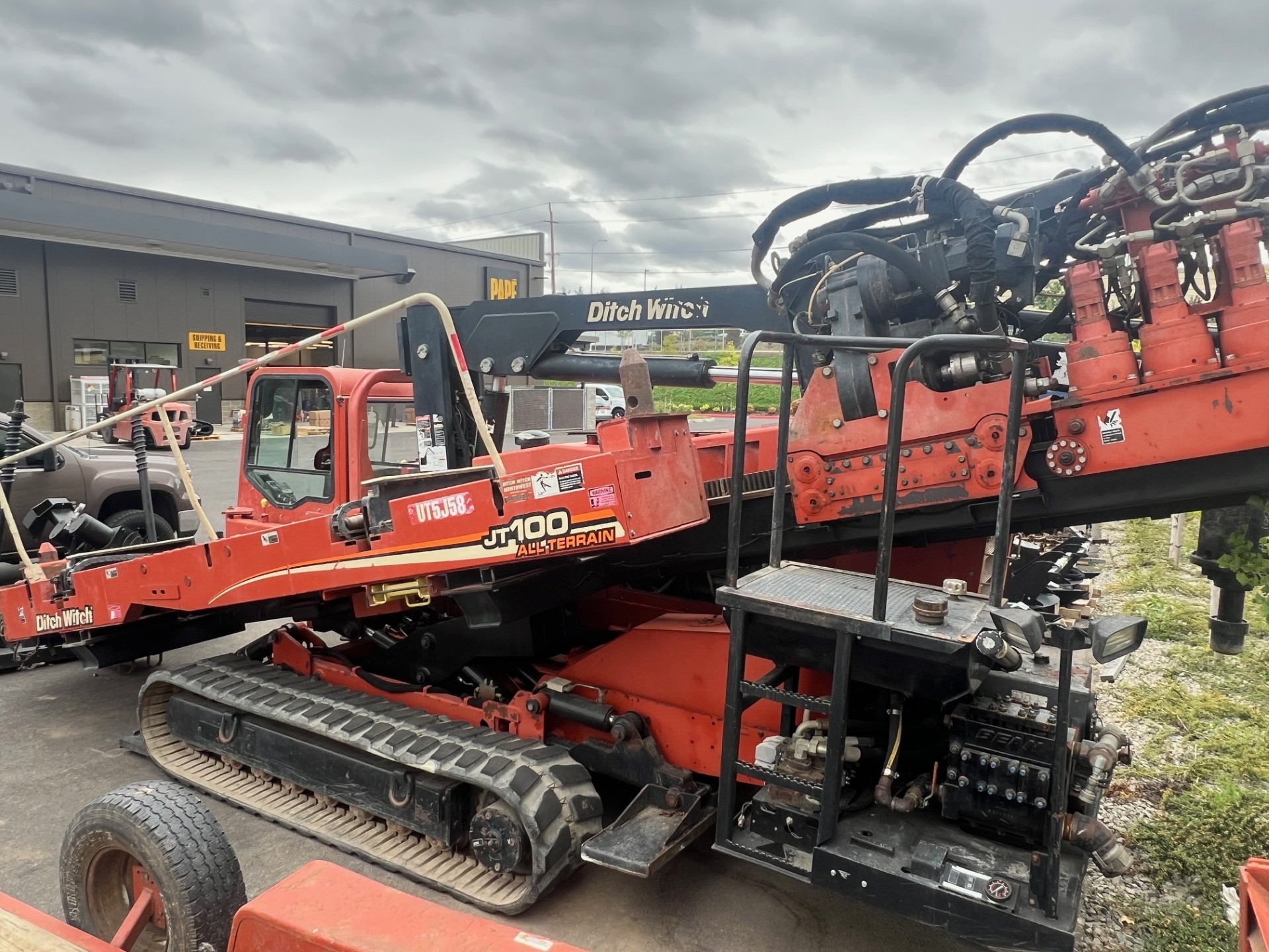 2011 Ditch Witch AT100
