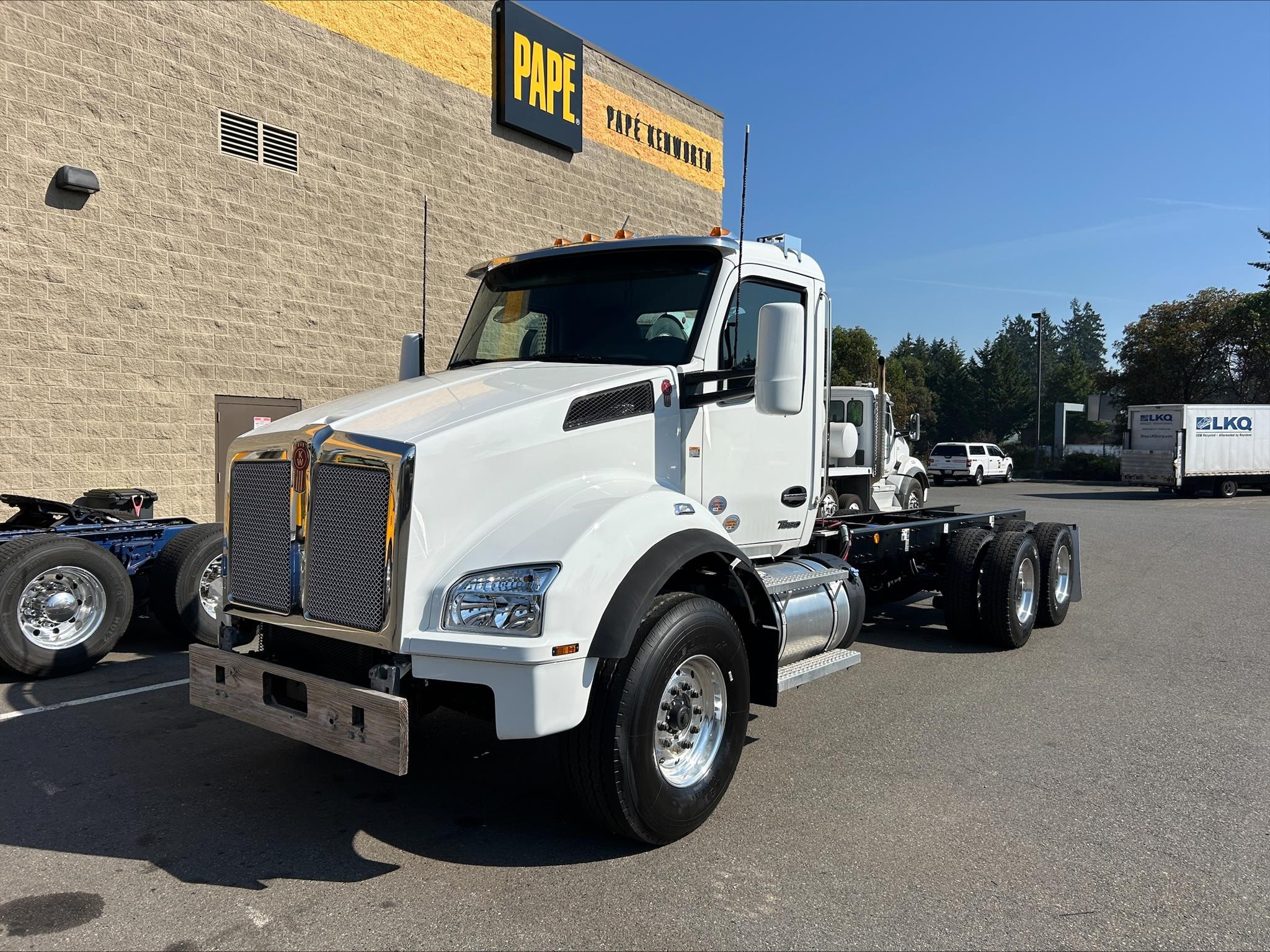 2025 Kenworth T880