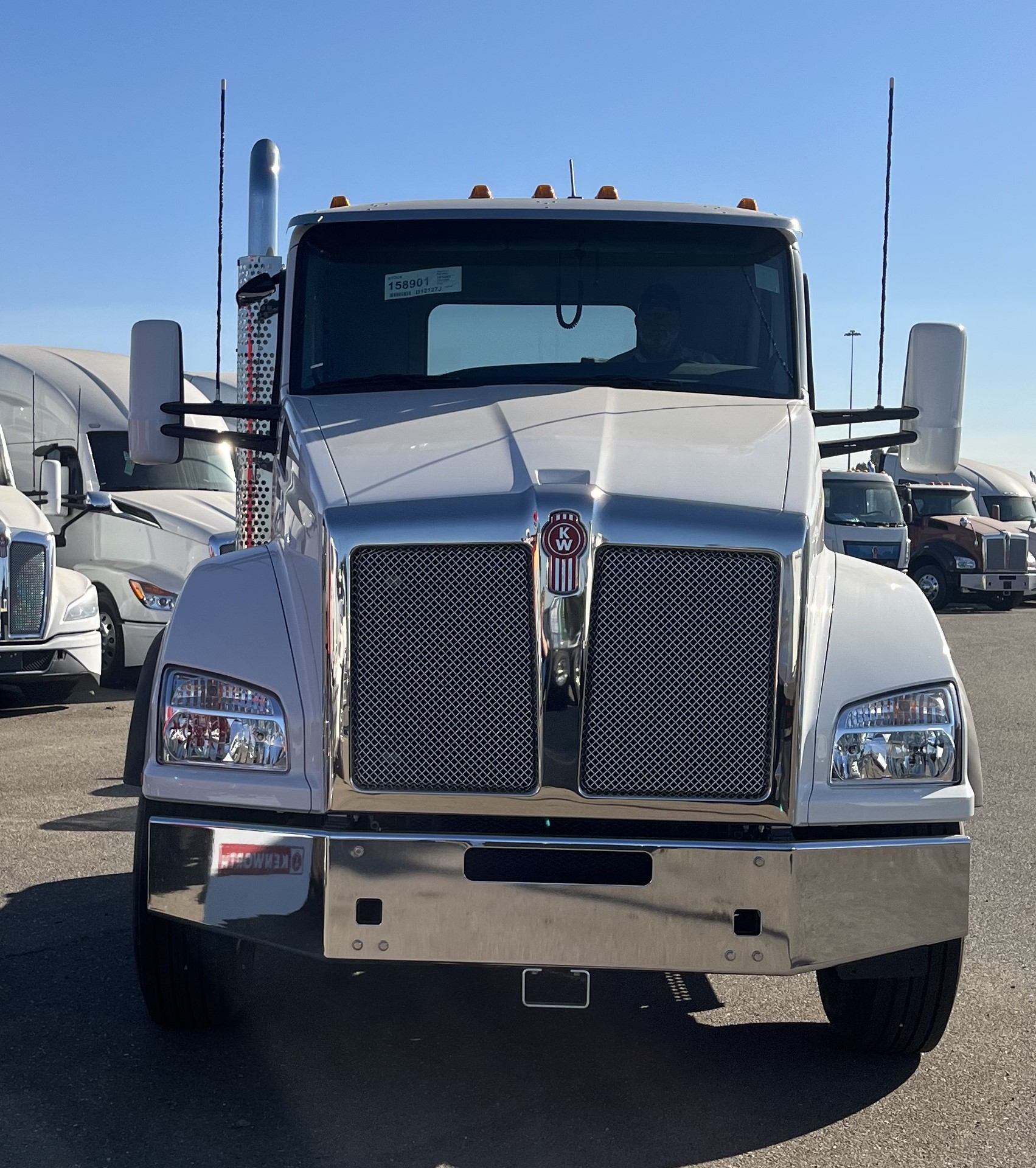 2025 Kenworth T880