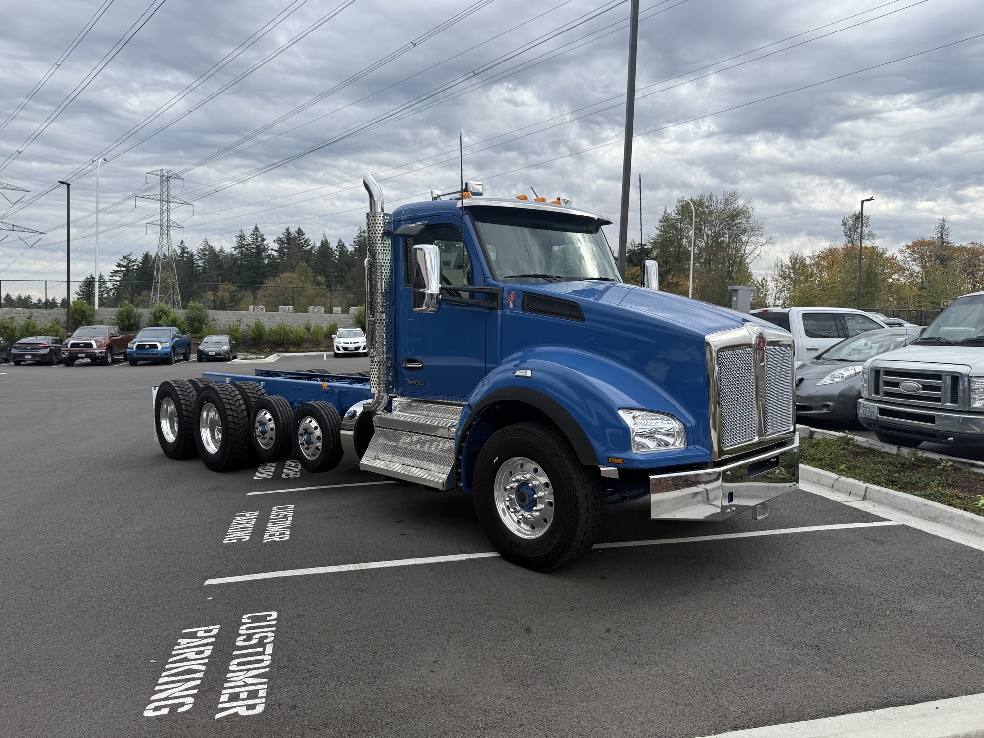 2025 Kenworth T880