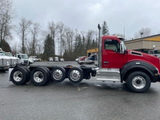 2025 Kenworth T880