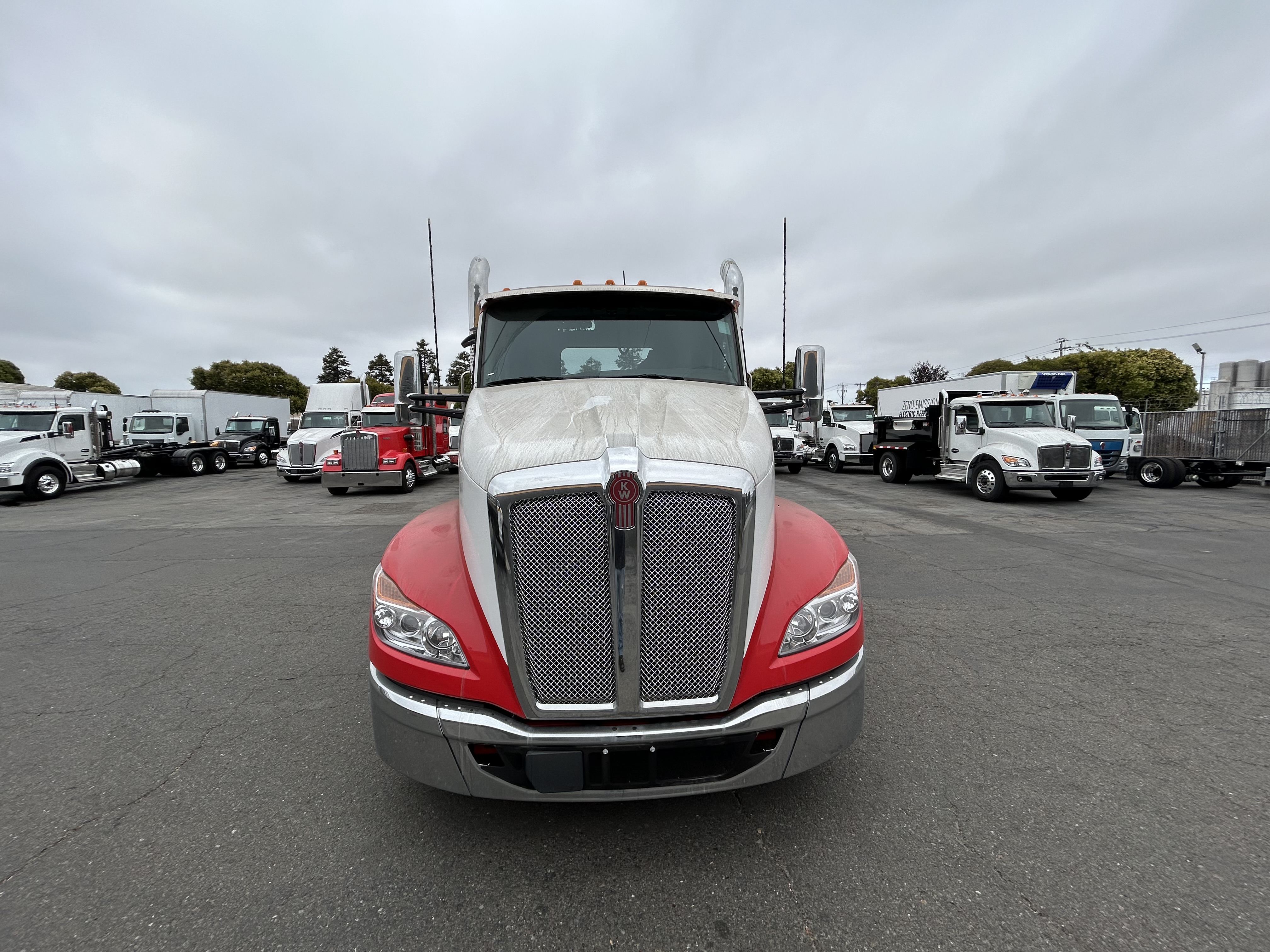 2024 Kenworth T680