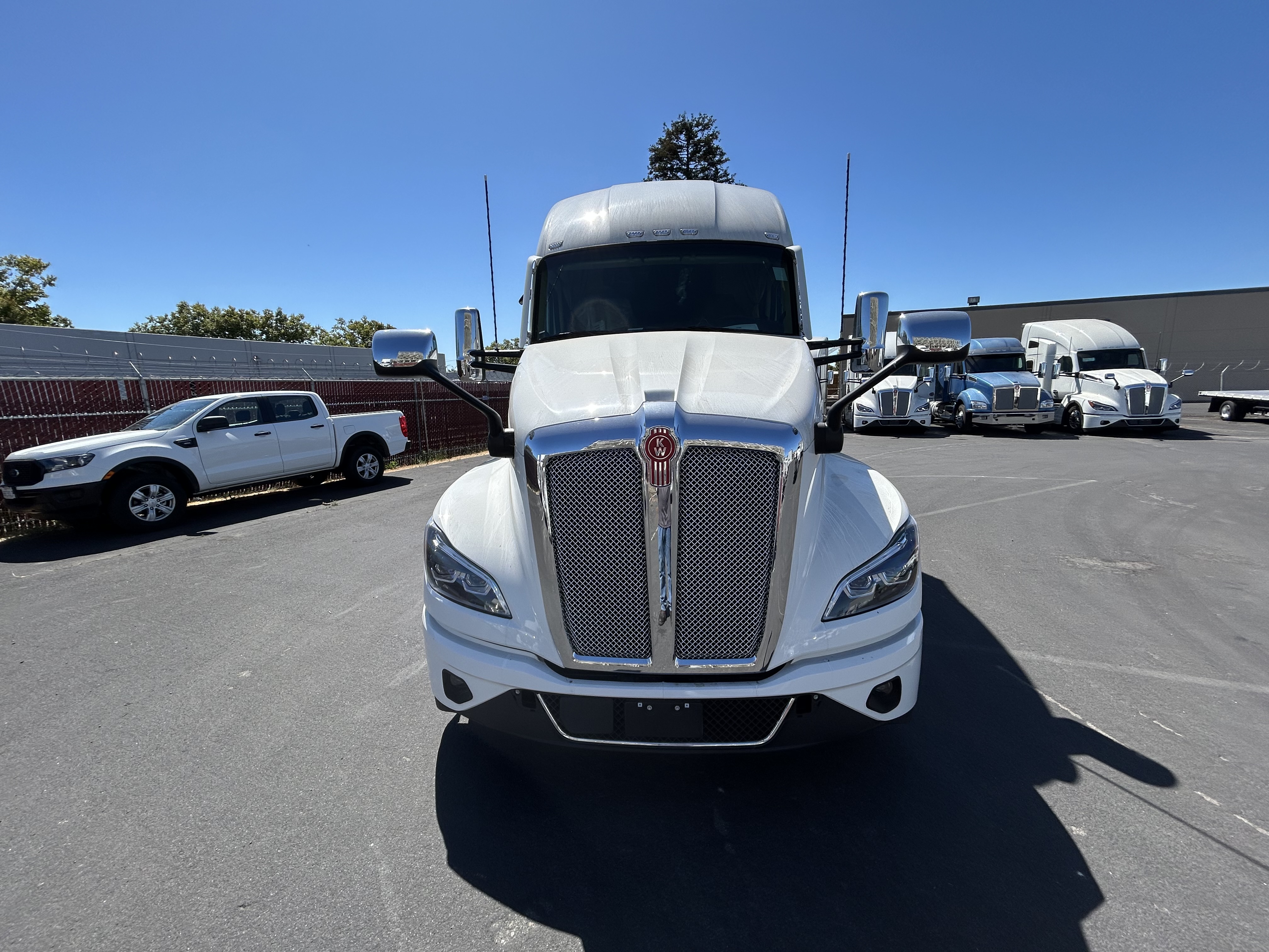 2025 Kenworth T680