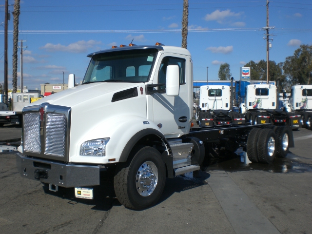 2024 Kenworth T880