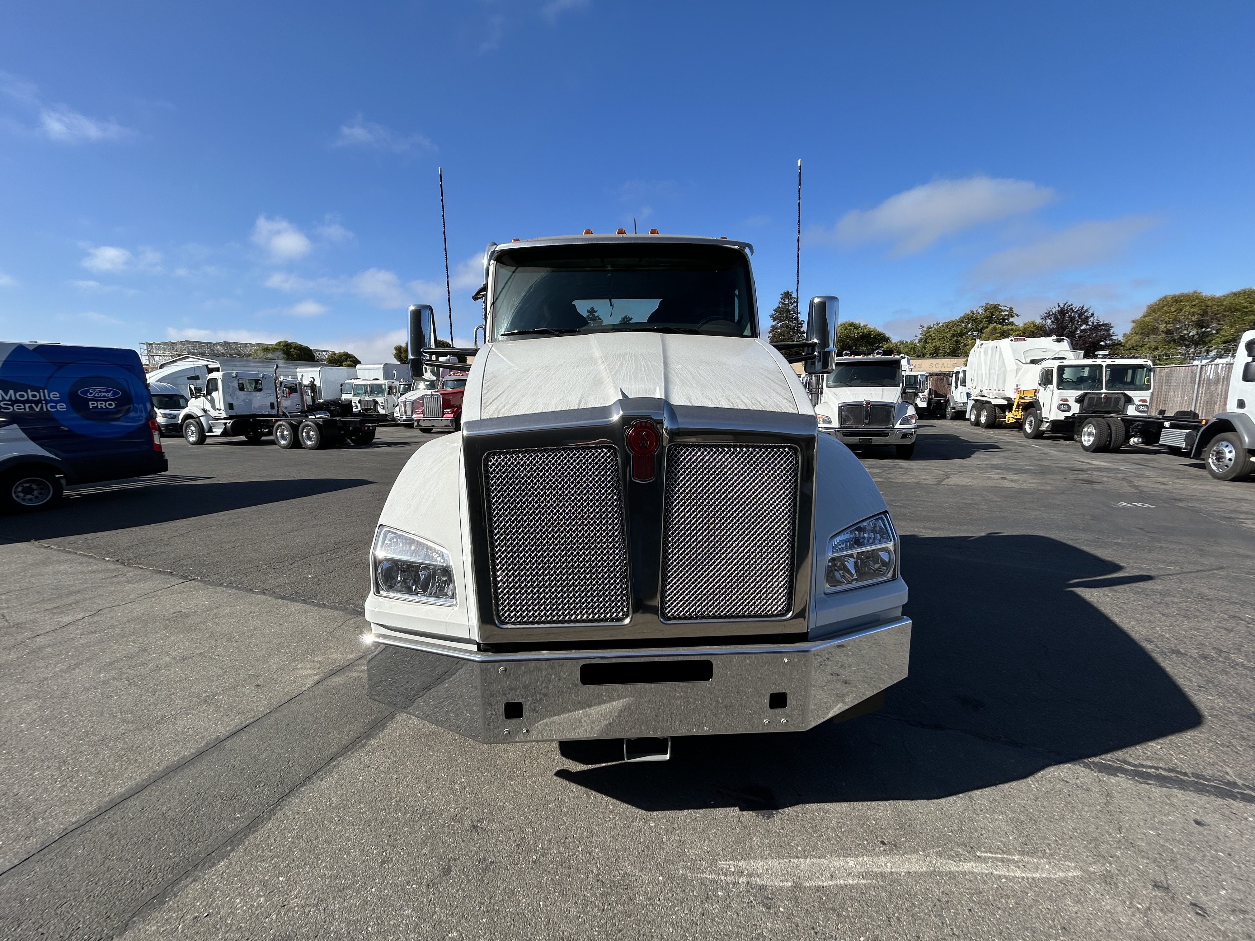 2024 Kenworth T880