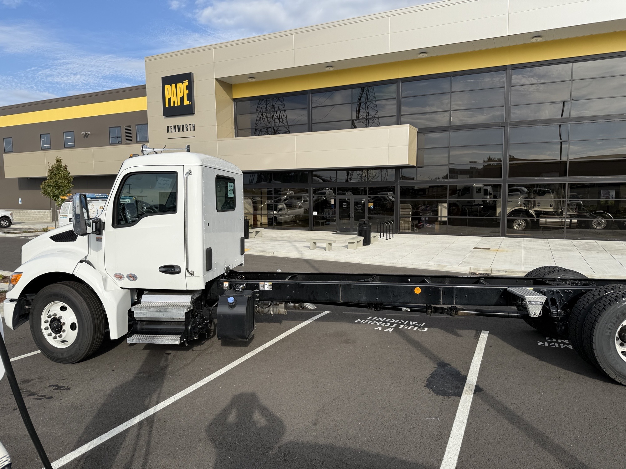 2025 Kenworth T280