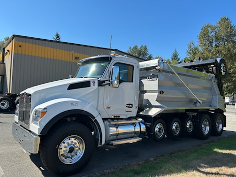 2025 Kenworth T880