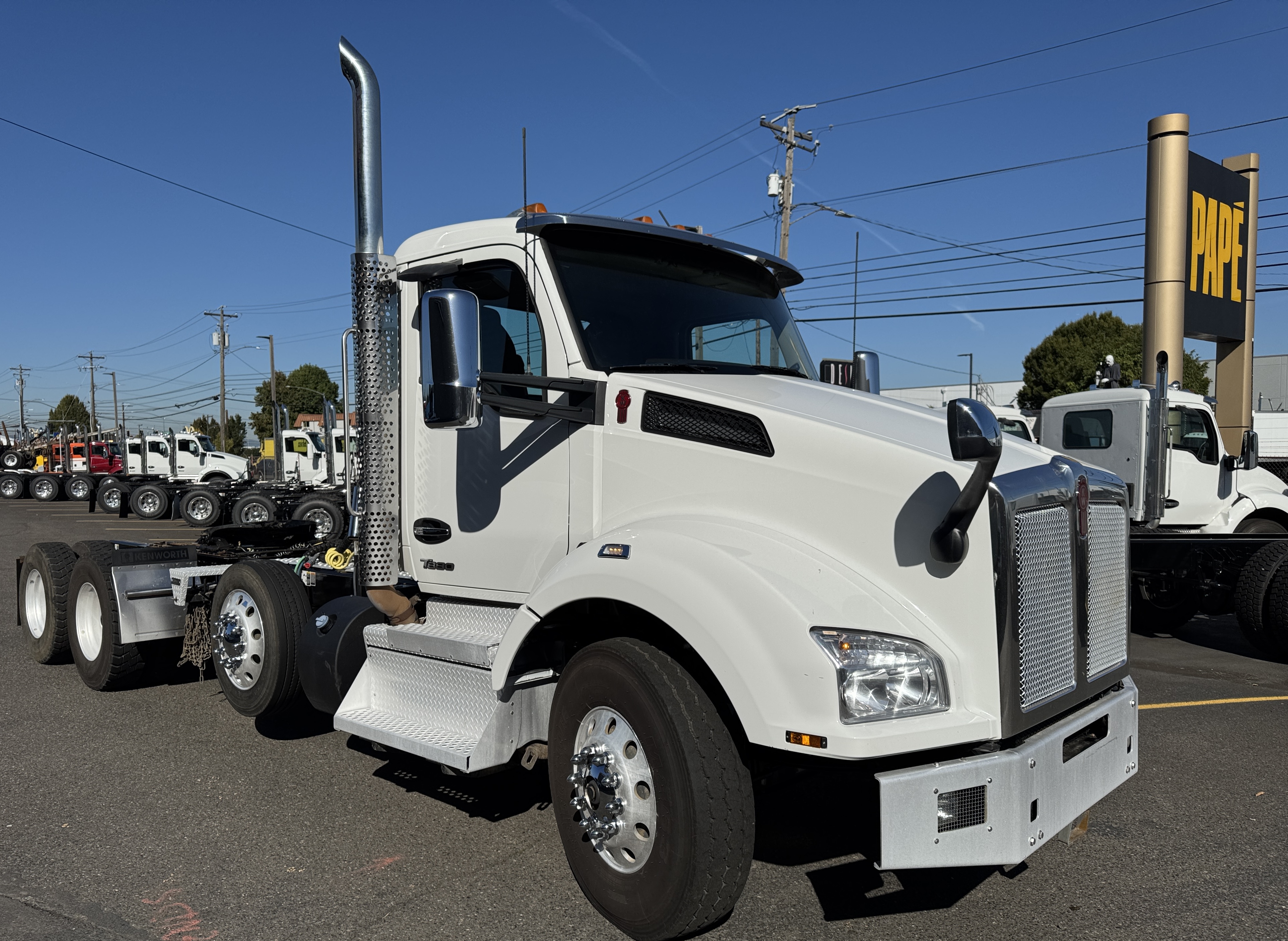 2023 Kenworth T880