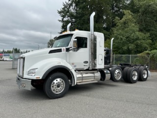 2025 Kenworth T880