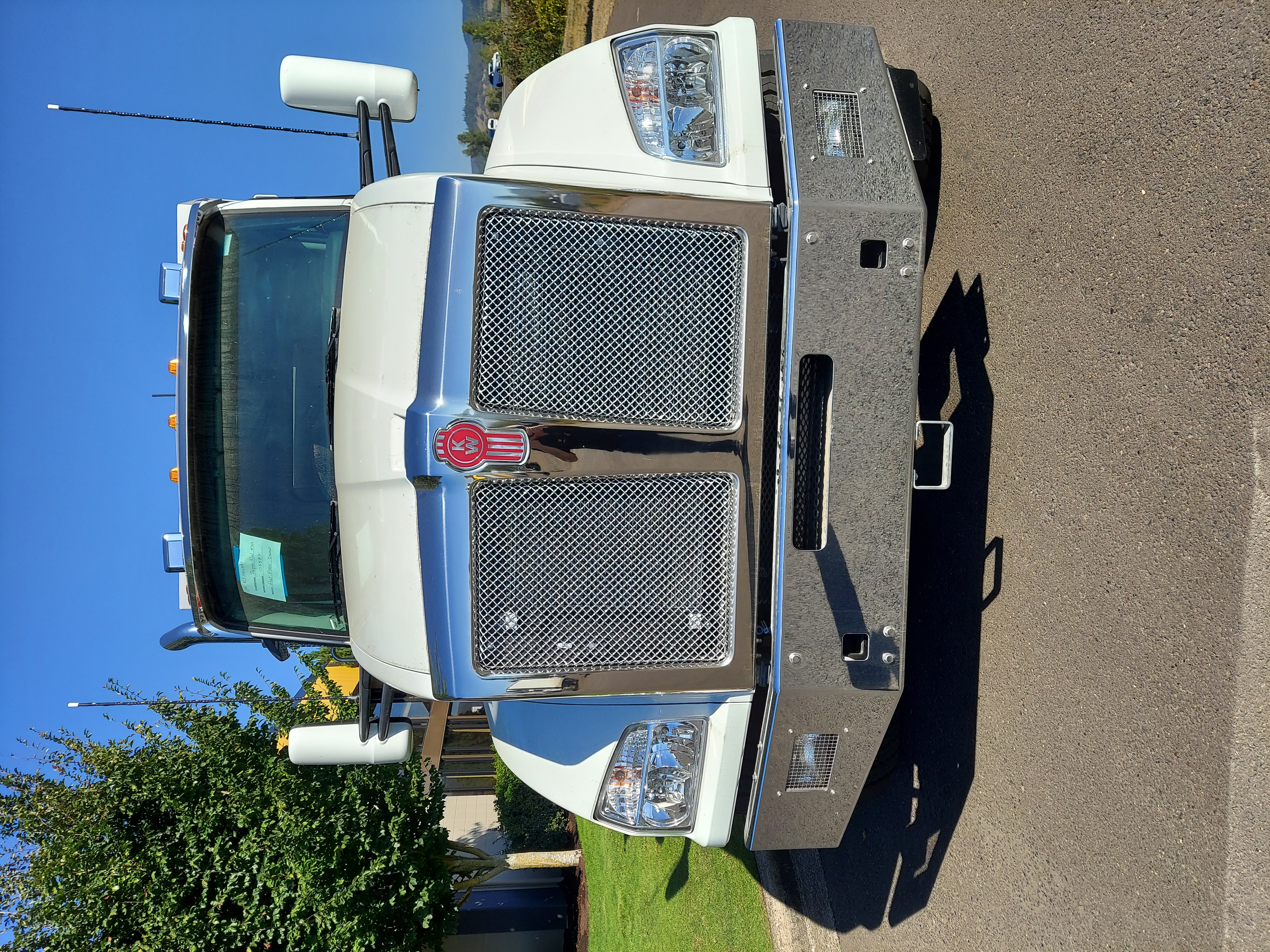 2024 Kenworth T880