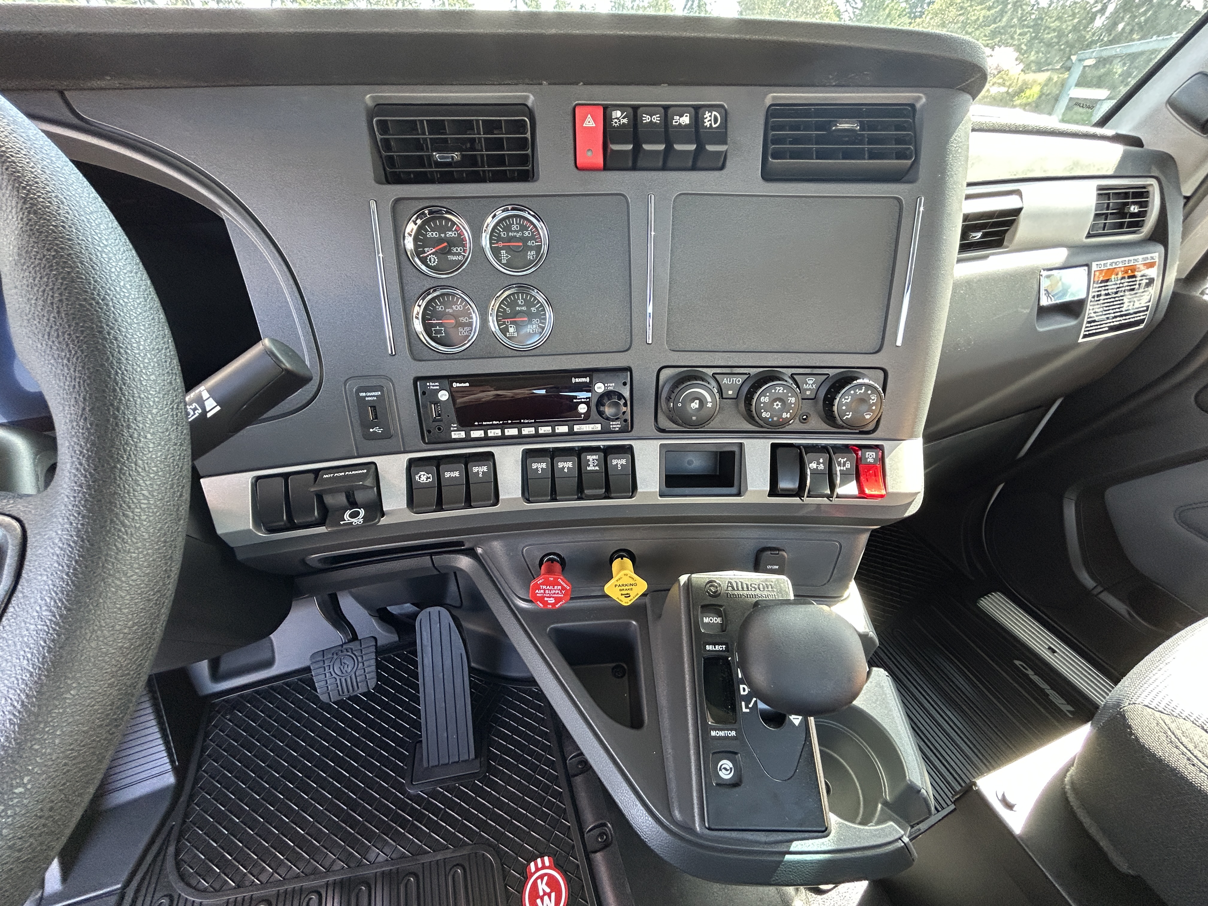 2025 Kenworth T880