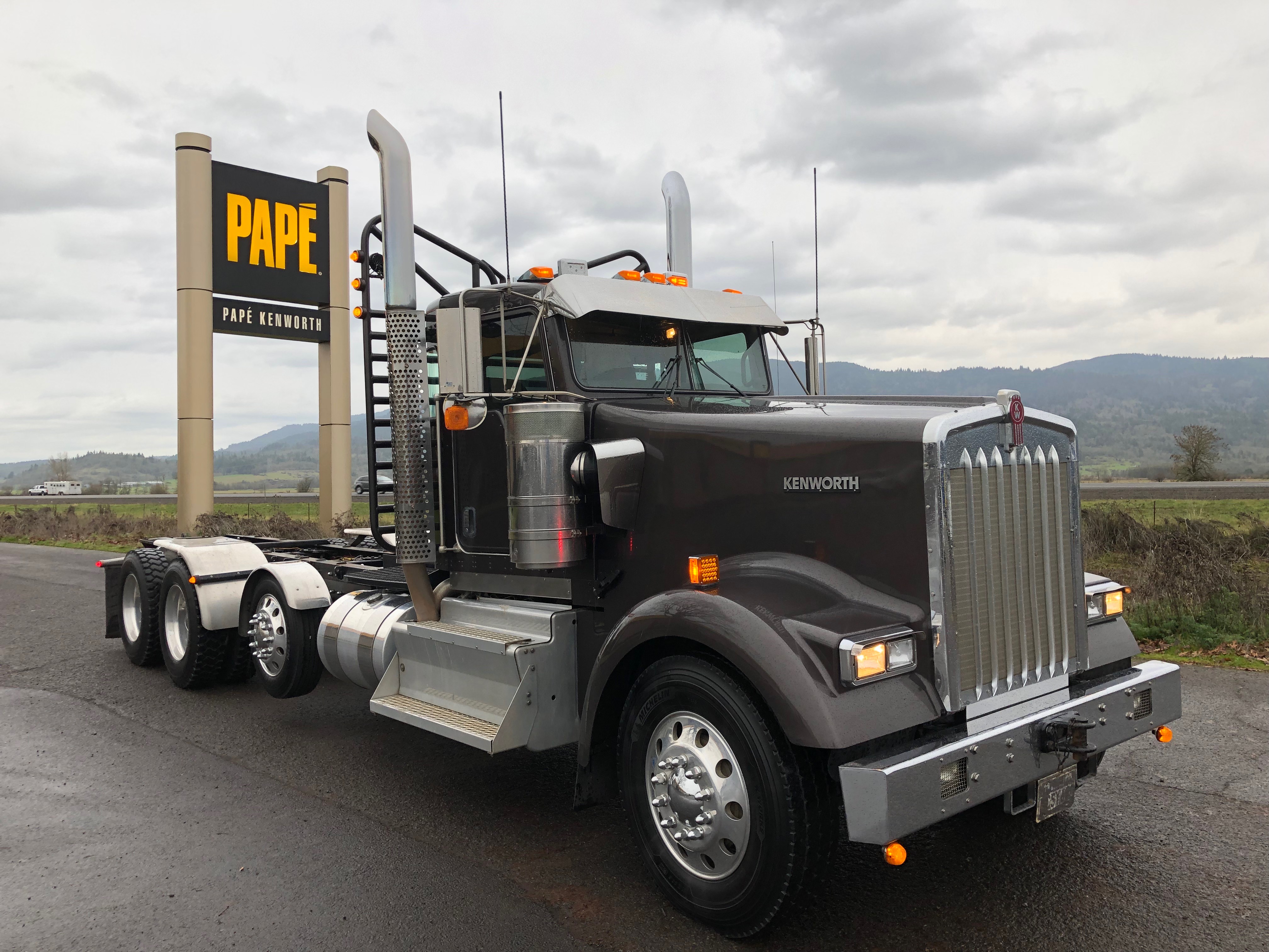 2016 Kenworth W900