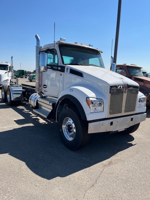 2024 Kenworth T880