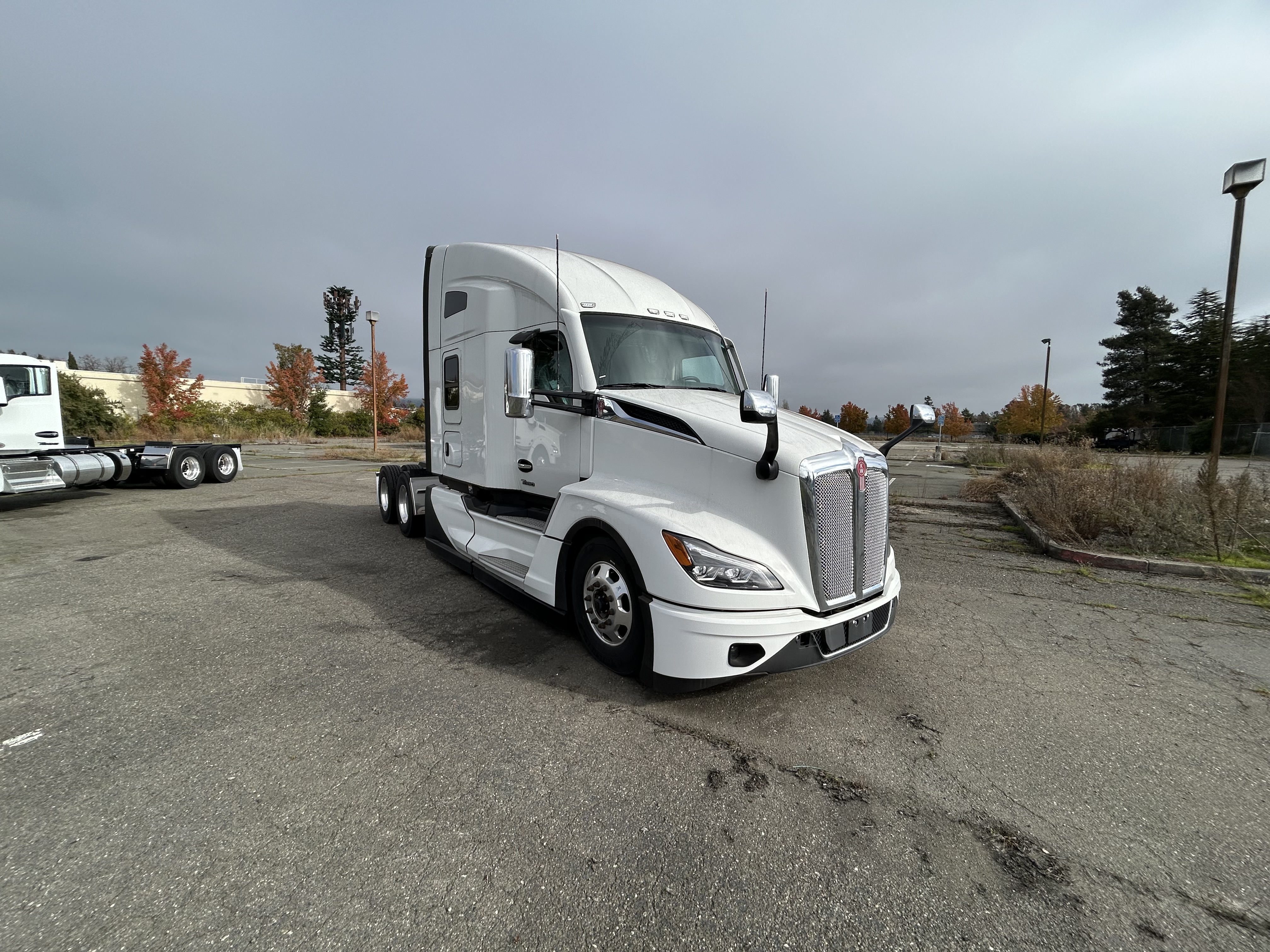 2025 Kenworth T680