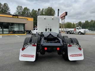 2025 Kenworth T880