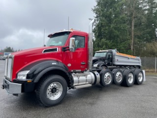 2025 Kenworth T880