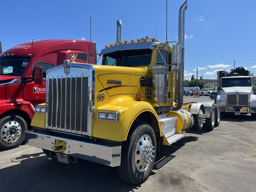 2016 Kenworth W900