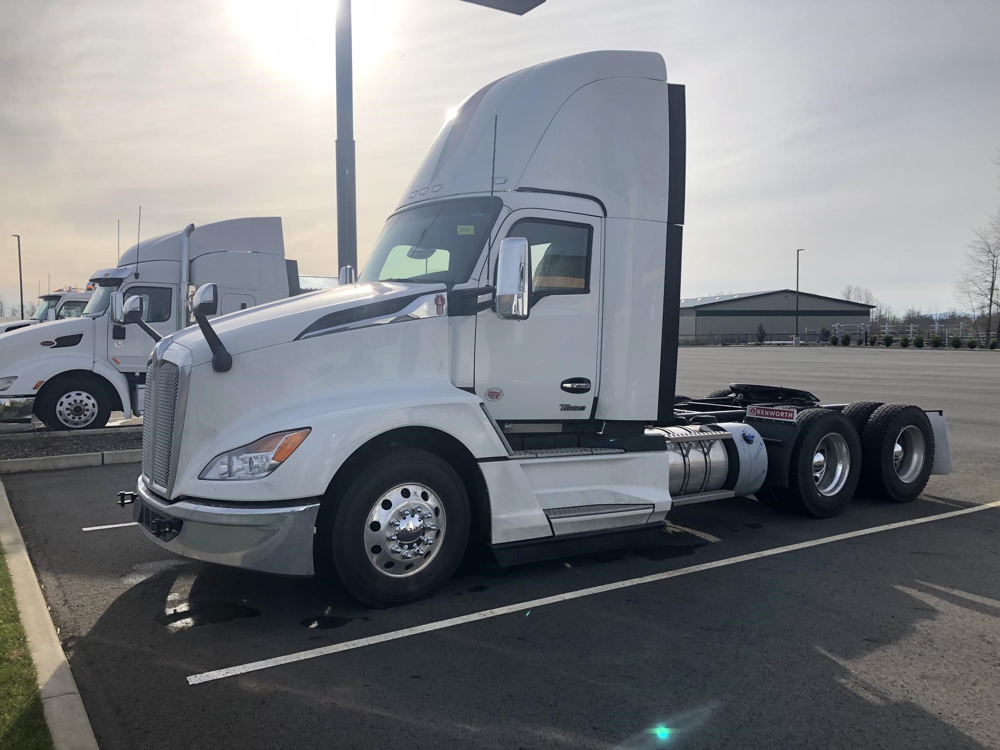 2025 Kenworth T280