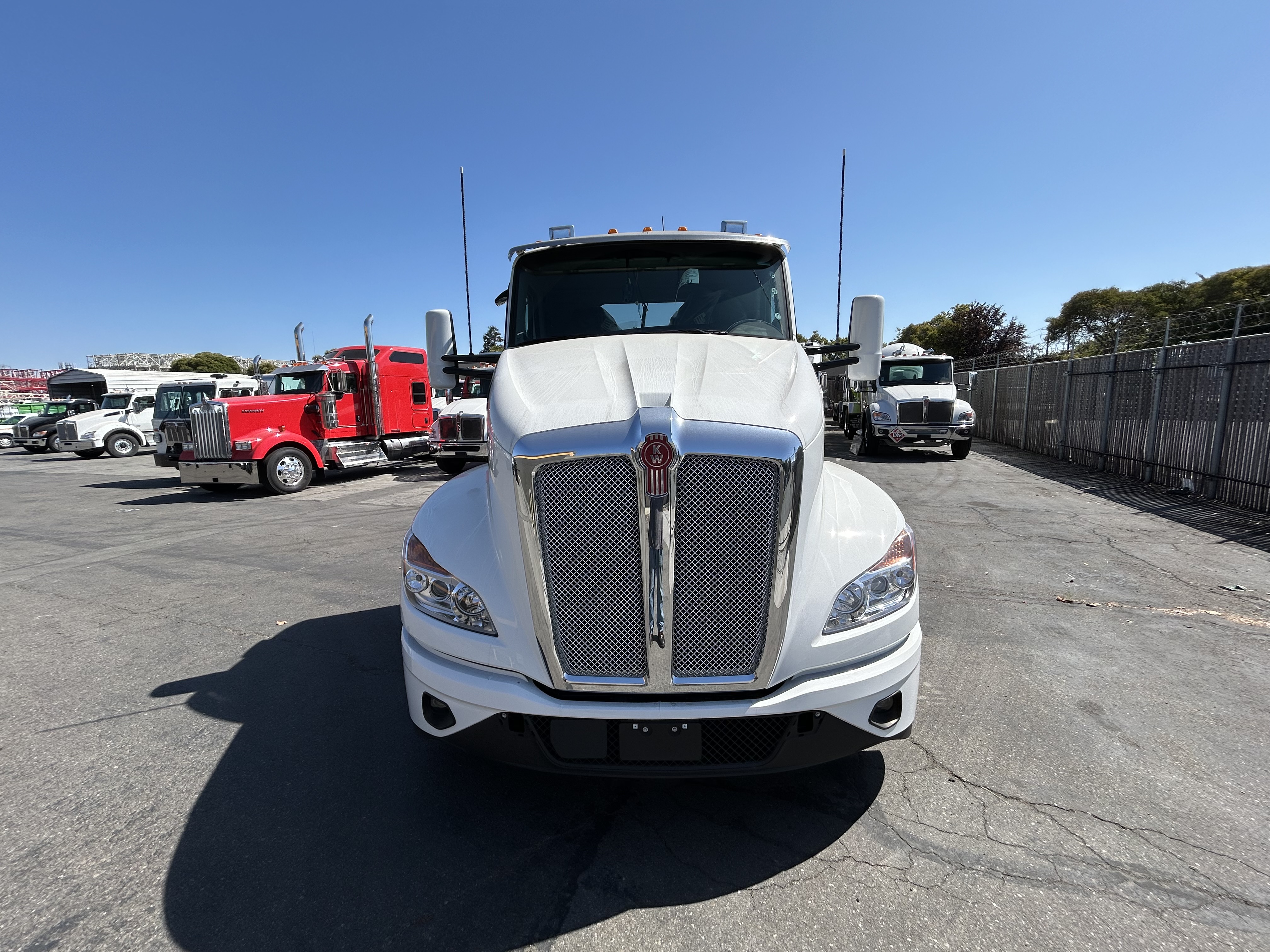 2024 Kenworth T680