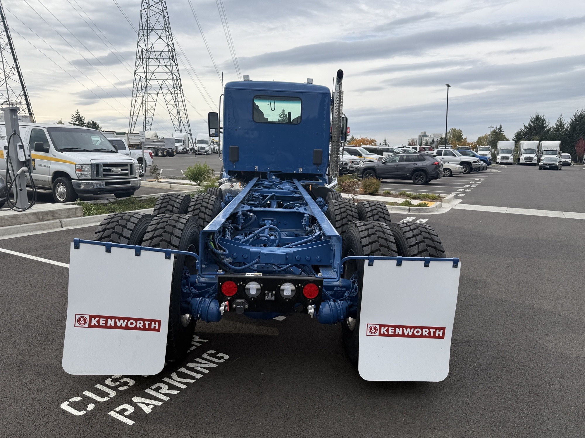 2025 Kenworth T880