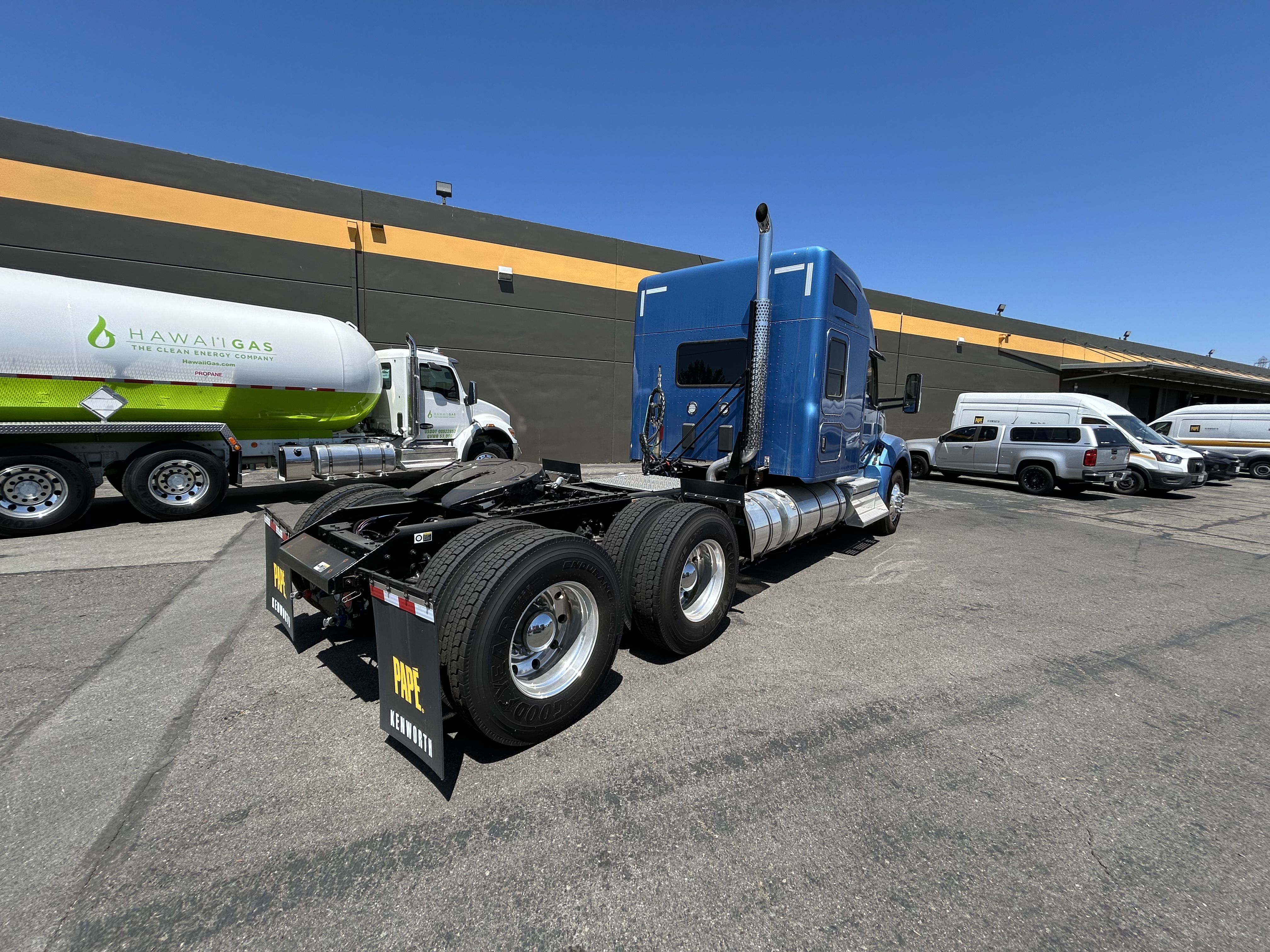 2024 Kenworth T880
