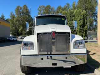 2025 Kenworth T880