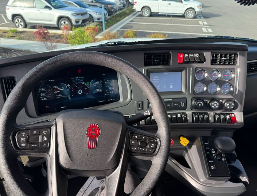 2025 Kenworth T880