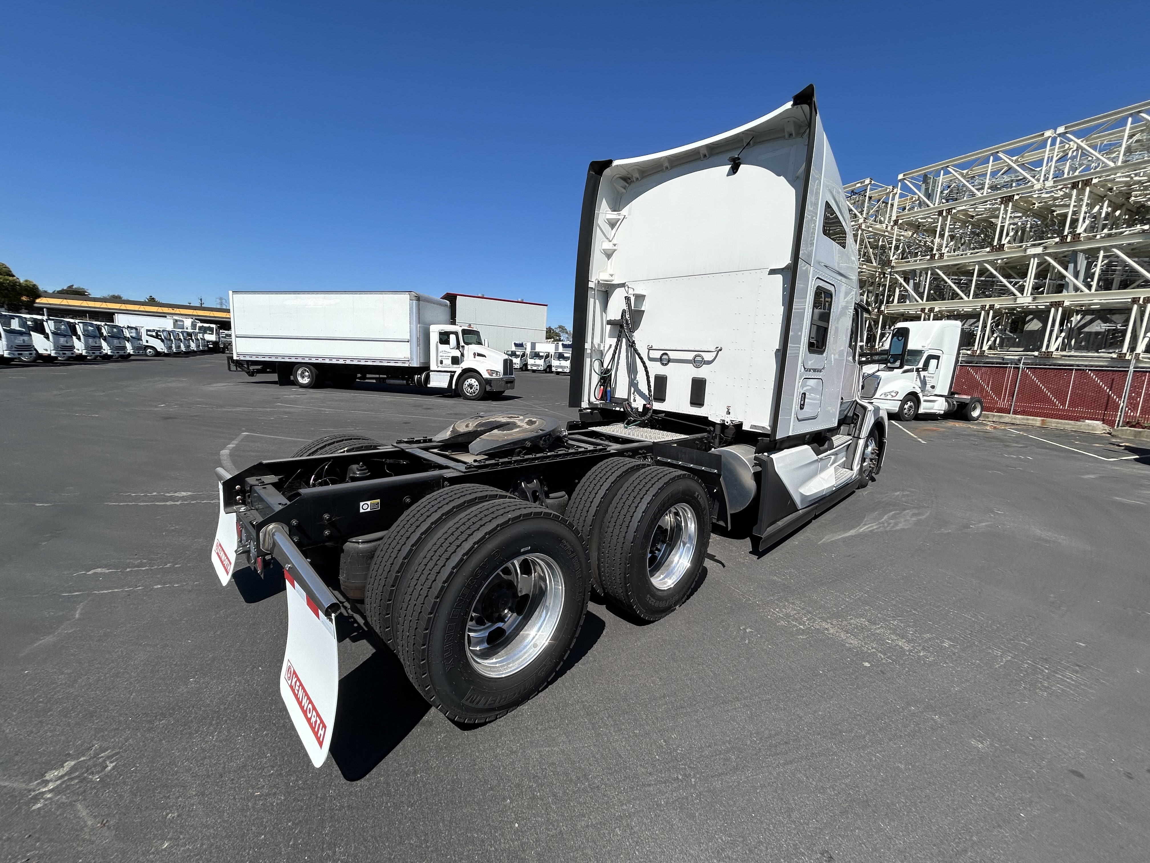 2025 Kenworth T680