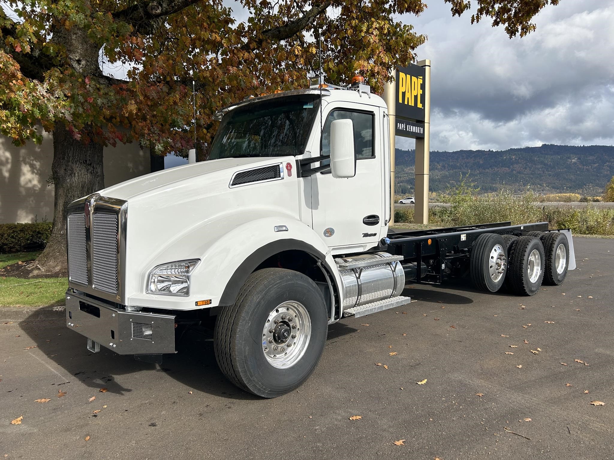 2024 Kenworth T880