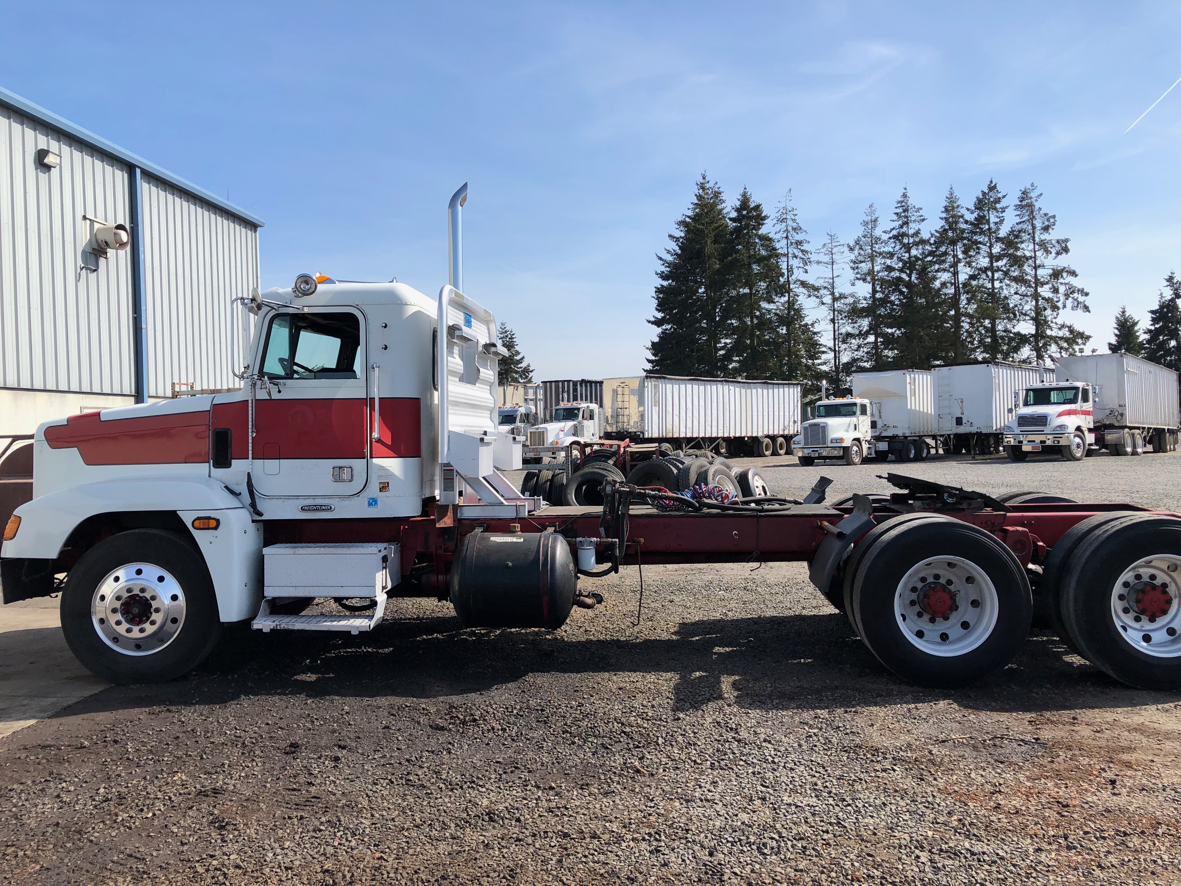 2001 Freightliner FLD