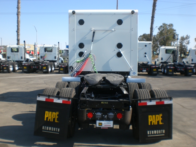 2025 Kenworth T880