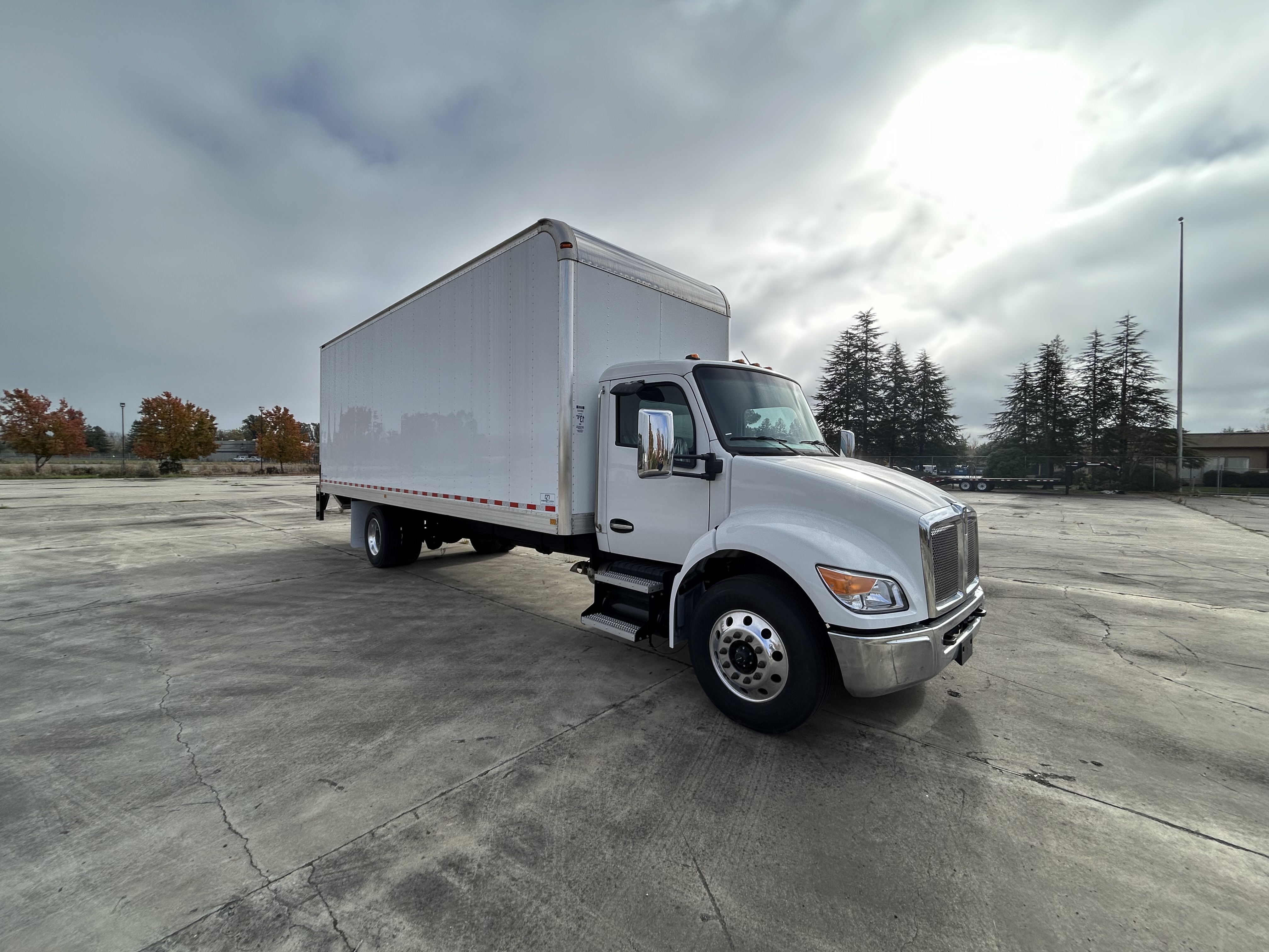 2025 Kenworth T280